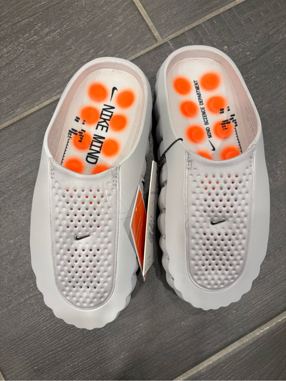 Nike Mind 001 Menโs grey Slip-On Clog with orange soles- Menโs size 6 NWT & box